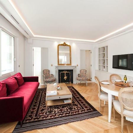 Luxury Montaigne Apartment Париж Екстер'єр фото