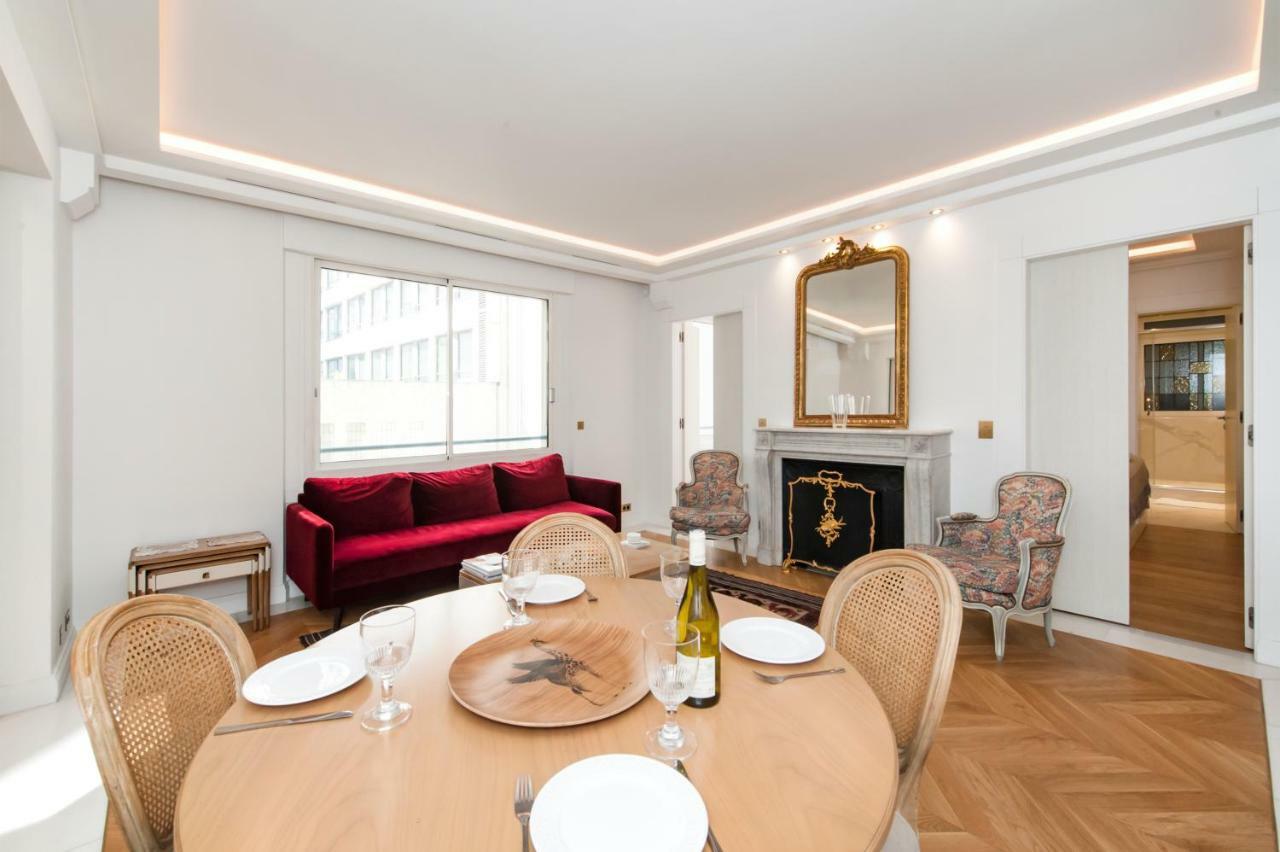Luxury Montaigne Apartment Париж Екстер'єр фото