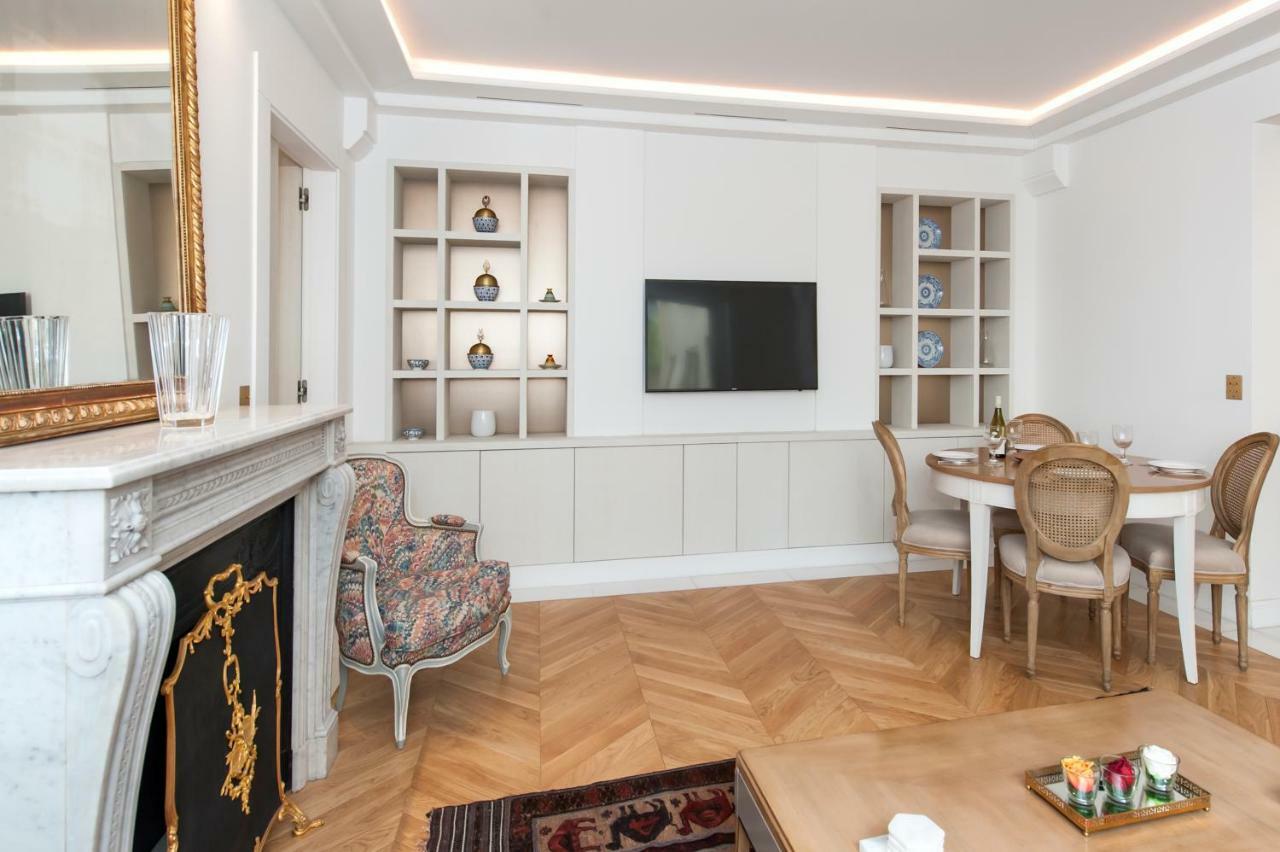 Luxury Montaigne Apartment Париж Екстер'єр фото