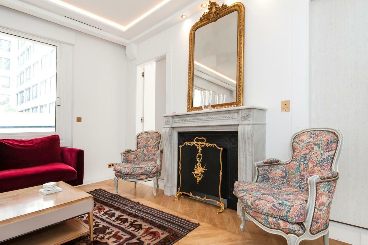 Luxury Montaigne Apartment Париж Екстер'єр фото