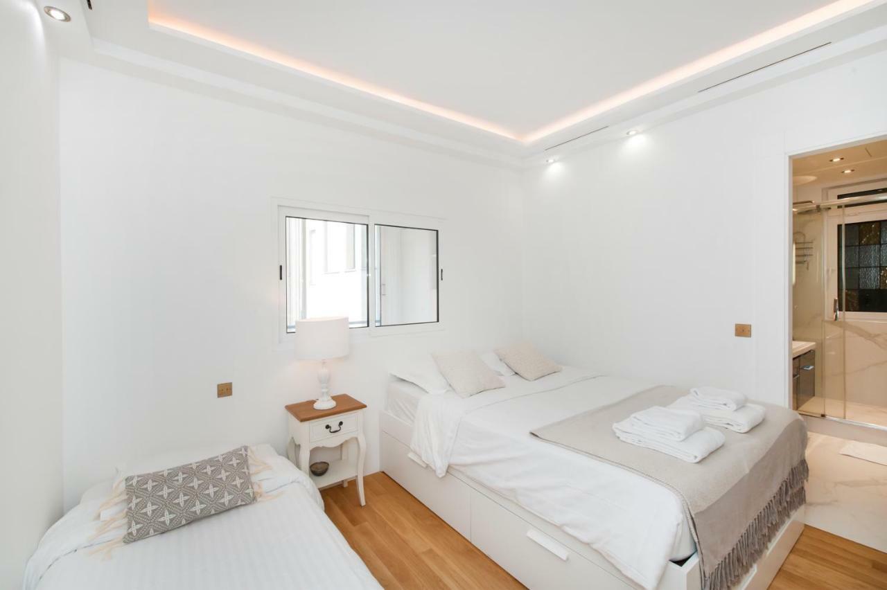 Luxury Montaigne Apartment Париж Екстер'єр фото